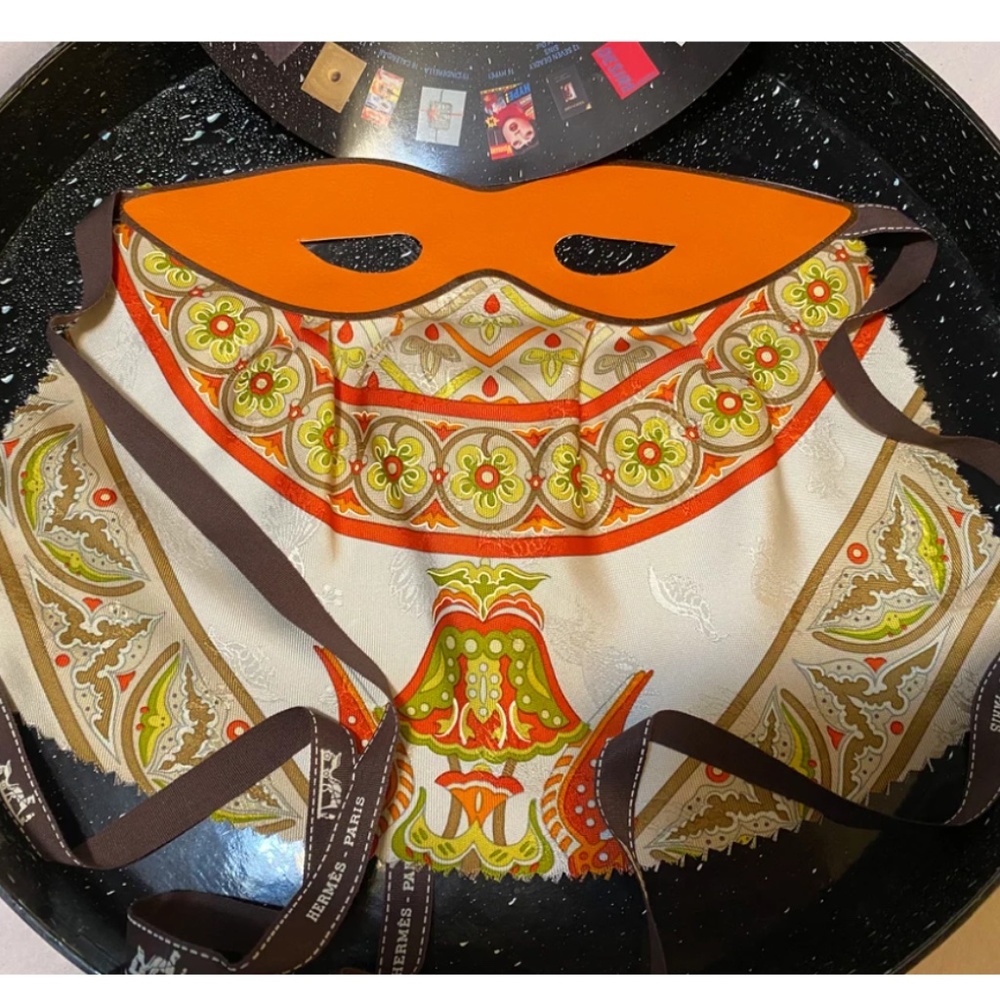 Rare Edition Visionaire 26: Fantasy Hermes Masquerade Mask in round box artbook.